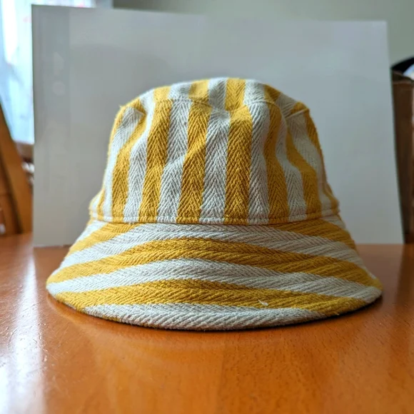 Stylish GAP Bucket Hat - Unisex Yellow & Cream - Picture 3 of 5